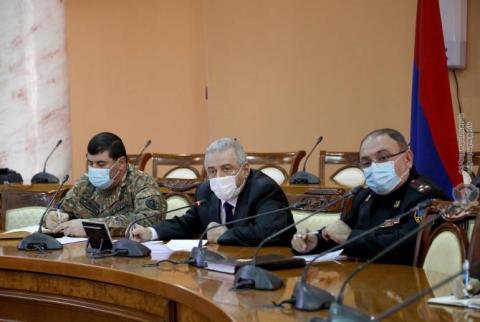 Список 62 военнопленных передан в МККК: министр обороны принял родственников пленных 
