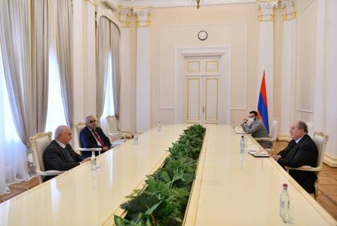 President Sarkissian receives executives of Democratic Party of Armenia and Heritage party