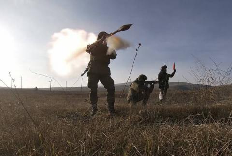 Российские миротворцы в Арцахе провели боевые занятия