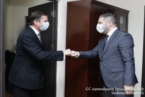Армен Памбухчян и атташе по безопасности посольства Франции обсудили программы сотрудничества