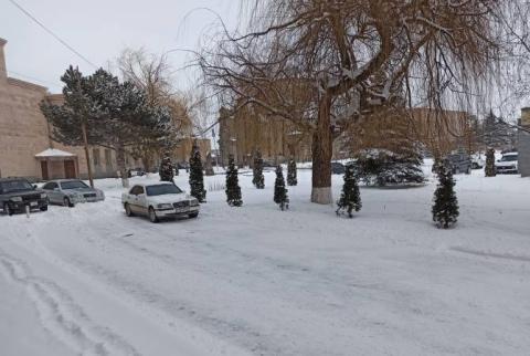 На региональных автодорогах проводятся работы по их очистке и обработке