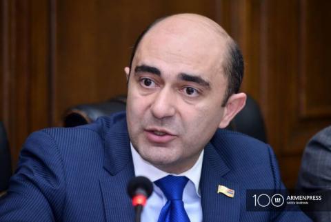 رئيس كتلة حزب «أرمينيا النيرة» ببرلمان أرمينيا إدمون ماروكيان يقول أنه ستكون هناك انتخابات مبكّرة 