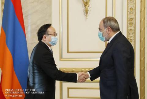 Премьер-министр обсудил с послом КНР перспективы развития сотрудничества