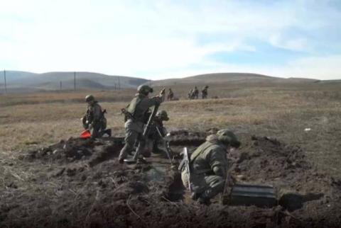 Les soldats de la paix russes  du Haut-Karabakh ont organisé des cours de formation au feu