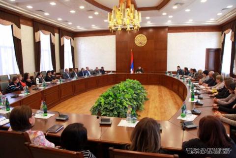 Արայիկ Հարությունյանը հանդիպել է առողջապահության և արդարադատության նախարարությունների աշխատակիցների հետ