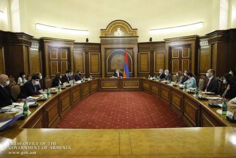 Le Premier ministre a souligné l'importance du travail pour prévenir la corruption politique