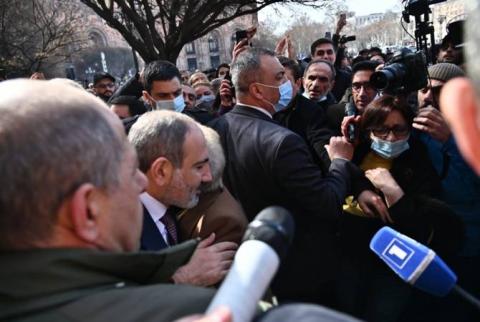 В Армении должна быть атмосфера братства: Пашинян призывает исключить инциденты