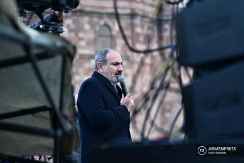 Пашинян поговорил о «сдаче земель», требованиях об отставке и побеге его семьи из страны