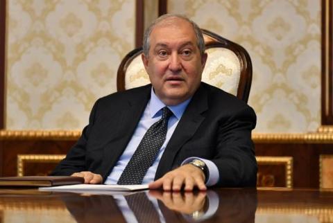 Le président Sarkissian revient à la routine de travail ordinaire