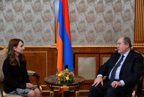 Արմեն Սարգսյանը հանդիպել է «Իմ քայլը» խմբակցության ղեկավար Լիլիթ Մակունցի հետ