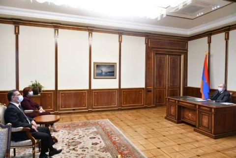 President Sarkissian holds meeting with Heritage party representatives