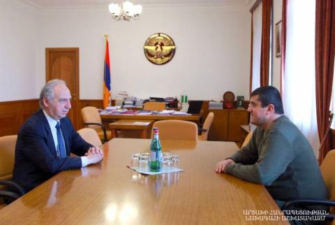 Президент Арцаха принял представителя Армянского евангелистского сообщеста Евразии Рене Левоняна