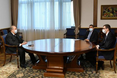 President Sarkissian holds meeting with Minister of labor and social affairs