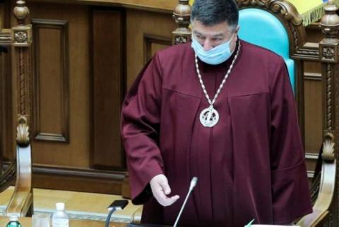 Le président de l'Ukraine a mis fin aux pouvoirs du Président de la Cour constitutionnelle