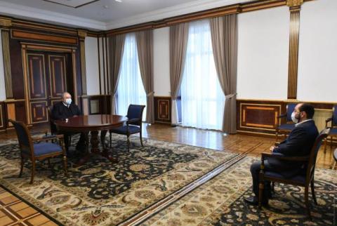 Արմեն Սարգսյանն ընդունել է «Dasaran» կրթական ծրագրի հիմնադրին