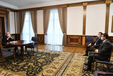 Le Président Sarkissyan et le Ministre Chobanyan discutent des perspectives de développement technologique en Arménie