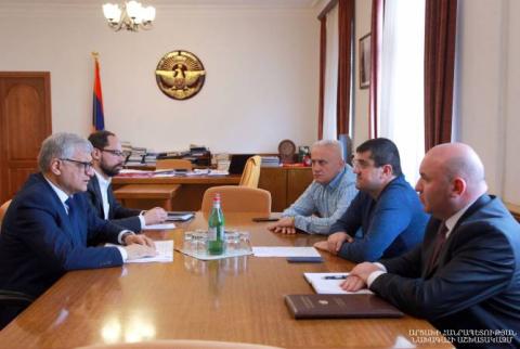 Artsakh’s President, Armenia’s Urban Development Committee Chair discuss ongoing restoration works