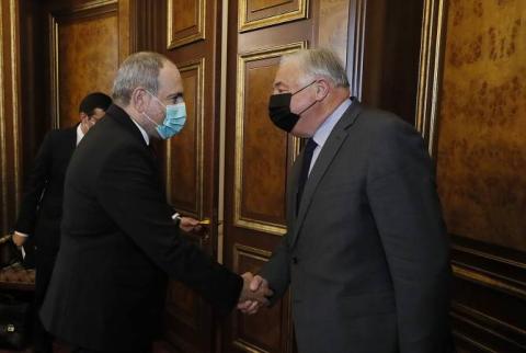 Pashinyan meets with Larcher, highlights Senate's resolution on necessity to recognize Artsakh