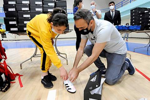 Djorkaeff kicks off FIFA Foundation Campus – Armenia 2021 