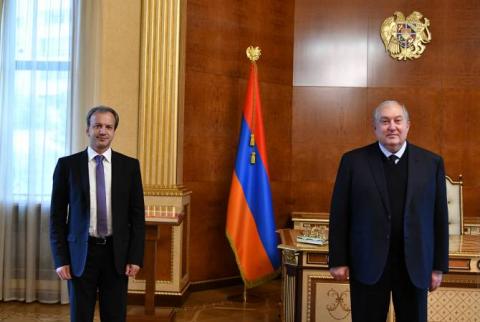 Le président Sarkissian et le président de la FIDE discutent des perspectives de développement des échecs en Arménie