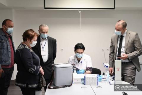 Armenia’s caretaker economy minister vaccinated against COVID-19