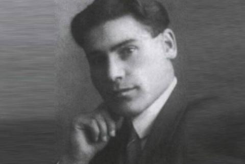 Көкіректі және ассалды транссексуал