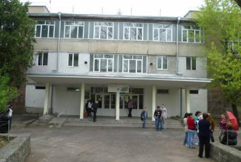 Երևանի թիվ 100 դպրոցն անվանակոչվեց ազատամարտիկ, գրող Դավիթ Սարապյանի անվամբ