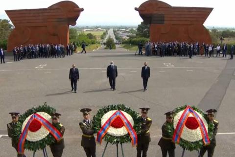 President, PM and Speaker of Parliament visit Sardarapat Memorial 
