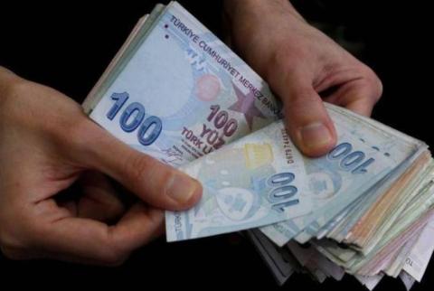 Turkish lira falls to record low 