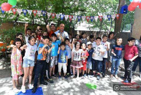 «Օրրան»-ի սաները Արթուր Աբրահամի հետ նշեցին Երեխաների պաշտպանության միջազգային օրը