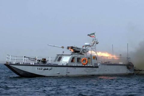 СМИ: корабль ВМС Ирана загорелся в ходе учебной миссии в Персидском заливе