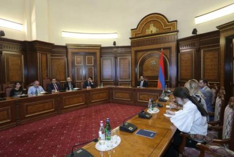 Обсуждение вопросов цифровизации государственных услуг под председательством Тиграна Авиняна