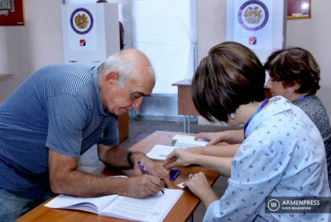 До 10:00 на избирательном участке 1/20 Еревана проголосовало 200 граждан
