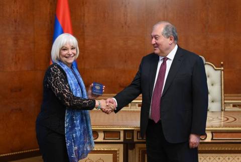President Sarkissian hosts Diaspora-Armenian actress Nora Armani