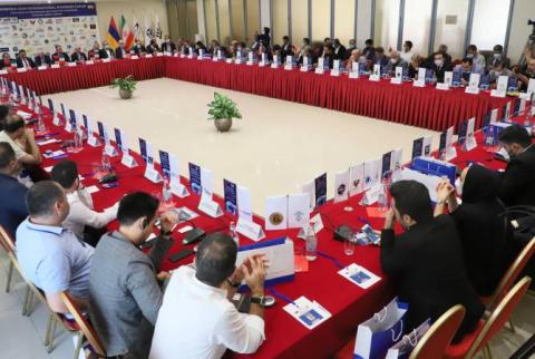 Վահան Քերոբյանը և Նարեկ Տերյանը մասնակցել են հայ-իրանական գործարար համաժողովին
