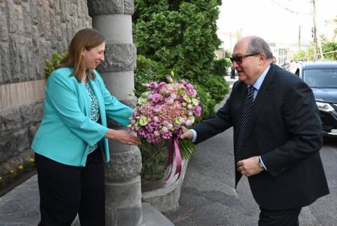 Armenian President visits US Embassy ahead of US Independence Day