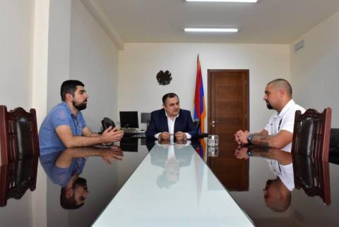 Կարեն Գիլոյանն ընդունել է ՖԻԲԱ Եվրոպայի մրցաշարերի համակարգող Սինան Տազեին