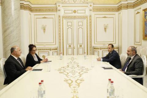 Nikol Pashinyan, Anthony Barsamian discuss pan-Armenian agenda