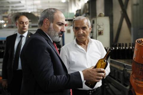 Nikol Pashinyan gets acquainted with the activities of ‘’Saranist’’ company
