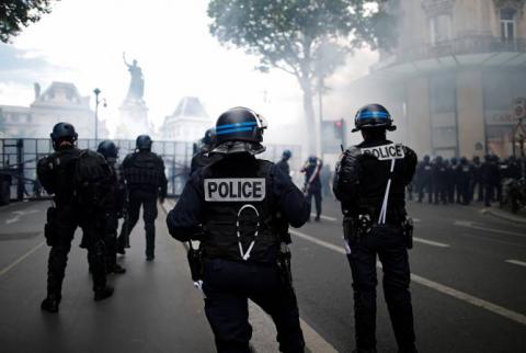 Փարիզում բողոքի ակցիա է. քաղաքացիները դեմ են համաճարակային կանոնների խստացմանը