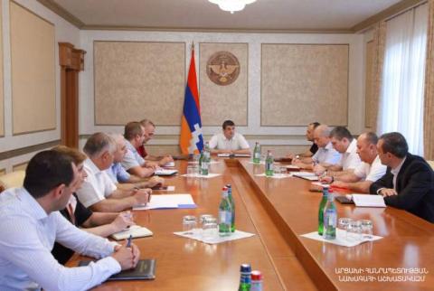 Президент Арцаха Араик Арутюнян провел совещание