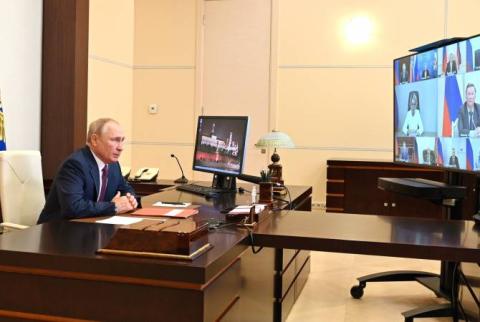 Владимир Путин обсудил с Совбезом международное сотрудничество в сфере обороны и безопасности 