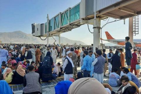 NATO yetkilisi: Kabil Havalimanı'nda 12 kişi hayatını kaybetti