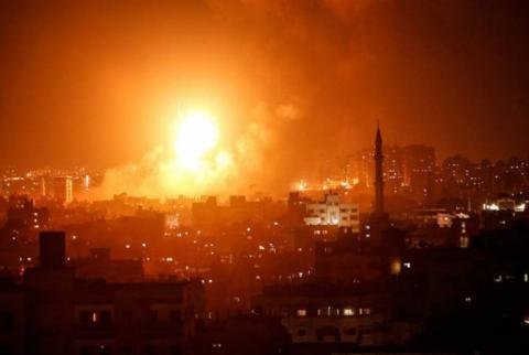İsrail savaş uçakları Gazze'yi bombaladılar