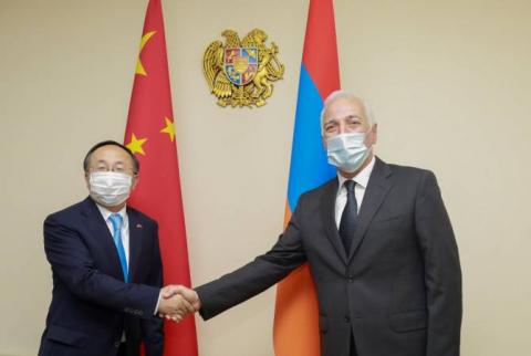 Armenian minister, Chinese Ambassador discuss cooperation opportunities in high-tech field