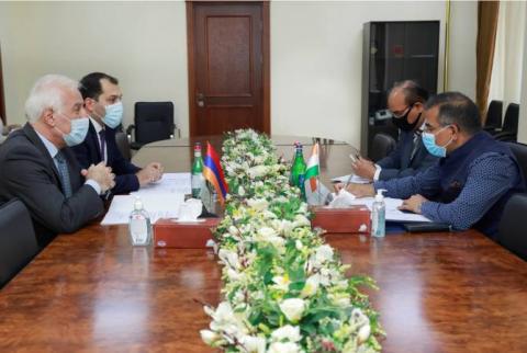 وزير الصناعة التكنولوجية الأرميني فاهاجن خاتشاتوريان يستقبل سفير الهند بأرمينيا كيشان دان ديفال وبحث تعميق التعاون
