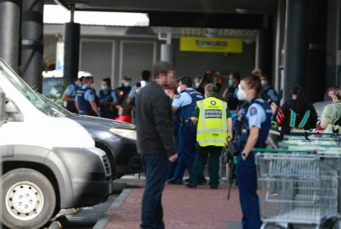 При нападении в супермаркете в Новой Зеландии пострадали шесть человек