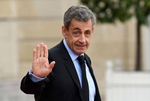 Fransa’nın eski Cumhurbaşkanı Sarkozy’e seçimi yasa dışı finanse etmekten hapis cezası