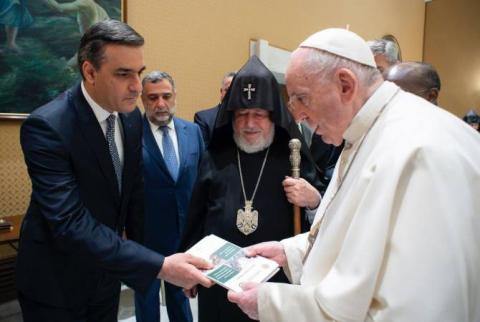 Armenian Ombudsman presents to Pope Francis torture of Armenian captives and border violations by Azerbaijanis
