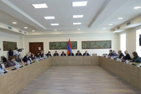 Ermenistan Dışişleri Bakanı, Artsakh'taki insani krizin üstesinden gelmek için Avrupa Konseyi'nin katılımını önemsedi
